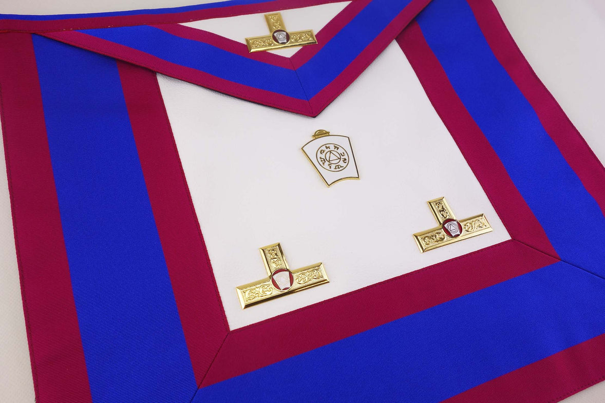 Grand Mark Undress Apron, Victoria