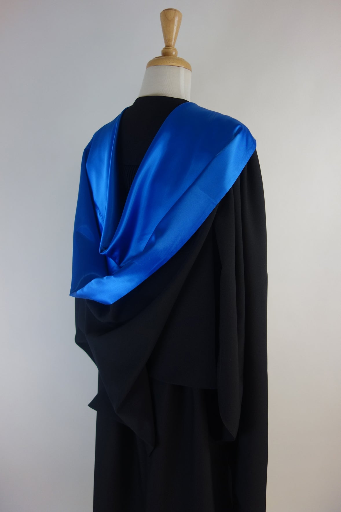 University of Queensland Master Graduation Gown Set