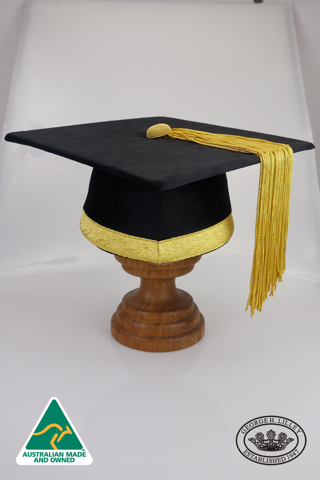 Chancellor Mortar Board, Velvet