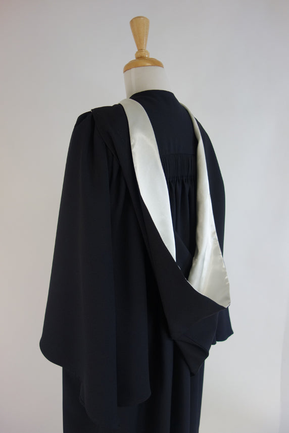Victoria University Bachelor Hood